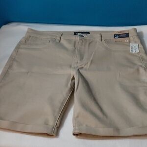 NWT Aeropostale Beige Casual Shorts, Size 14, Mid Rise